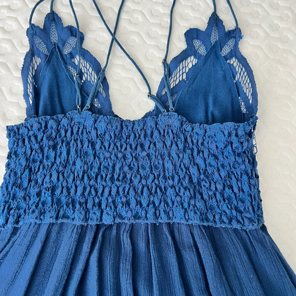 Free People FP One Adella Slip Dress Women Small Navy Floral Crochet Lace Ruffle - Picture 9 of 9